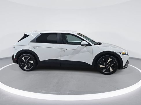 New 2026 Hyundai Ioniq 5 SE image 4