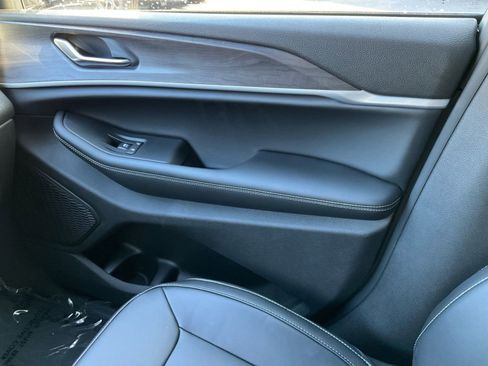 New 2025 Jeep Grand Cherokee Limited AWD/4WD image 16