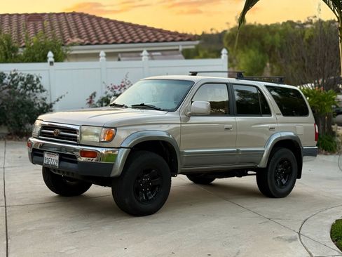 Used 1997 Toyota 4Runner Limited image 40