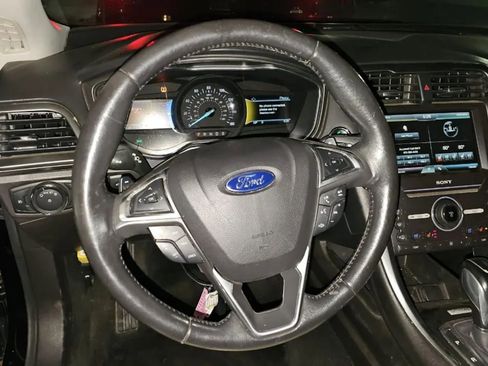 Used 2016 Ford Fusion Titanium image 10