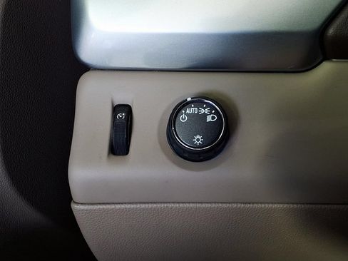 Used 2016 Chevrolet Tahoe LS w/ Enhanced Driver Alert Package RWD image 24