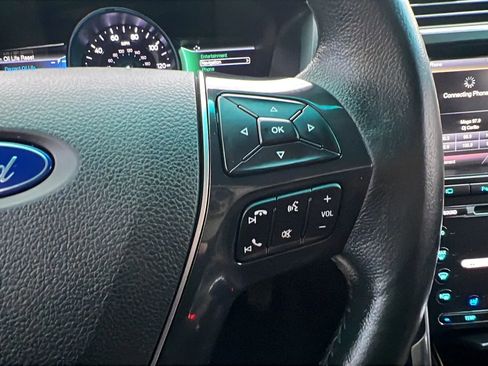 Used 2016 Ford Explorer Limited image 16