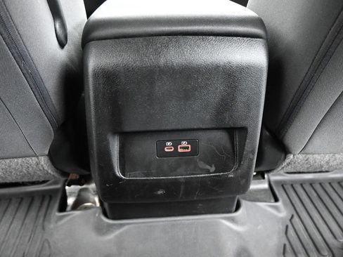 Used 2022 Nissan Frontier SV w/ Technology Package image 21