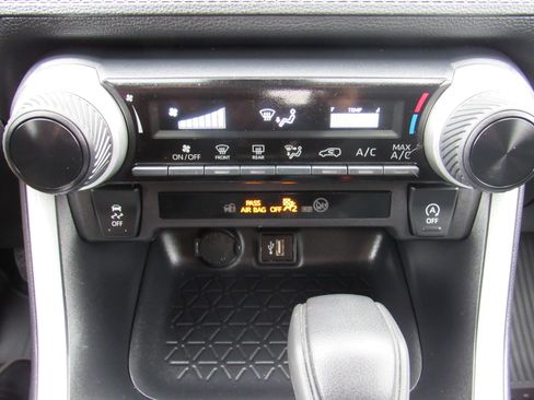 Used 2025 Toyota RAV4 LE image 23