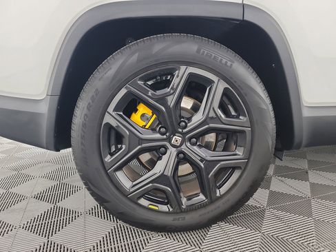 Used 2024 Rivian R1S Adventure image 12