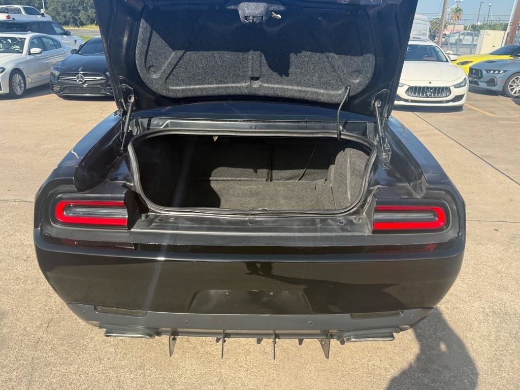 Used 2019 Dodge Challenger R/T RWD image 8