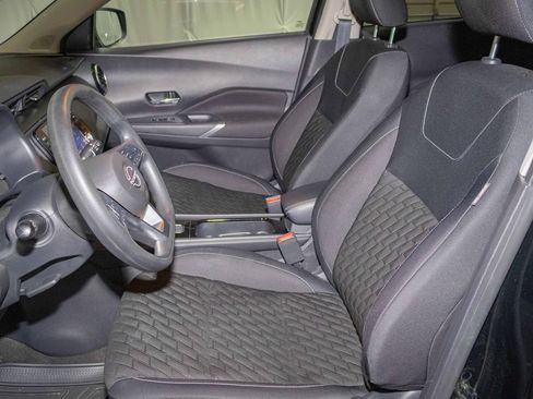 Used 2022 Nissan Kicks SV FWD image 11