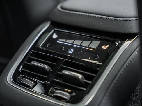 New 2026 Volvo XC90 B6 Plus w/ Protection Package Premier image 30