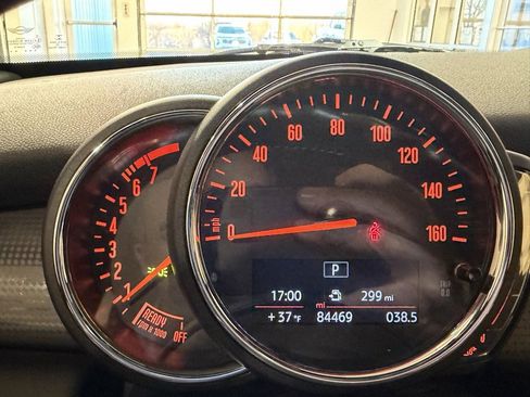 Used 2021 MINI Cooper 2-Door Hardtop image 21