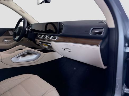 New 2026 Mercedes-Benz GLS 450 4MATIC image 33