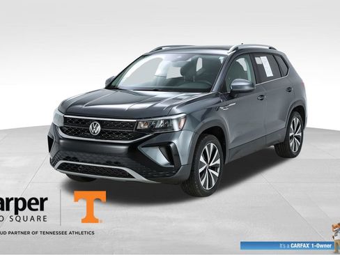 Used 2023 Volkswagen Taos SE w/ Panoramic Sunroof Package AWD/4WD image 1