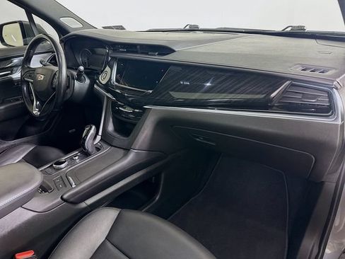 Used 2022 Cadillac XT6 Premium Luxury AWD/4WD image 38
