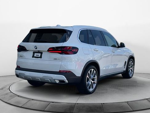 Used 2024 BMW X5 xDrive40i w/ Parking Assistance Package AWD/4WD image 7
