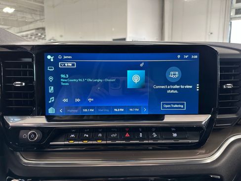 Used 2022 Chevrolet Silverado 1500 High Country w/ LPO, Dark Essentials Package AWD/4WD image 22
