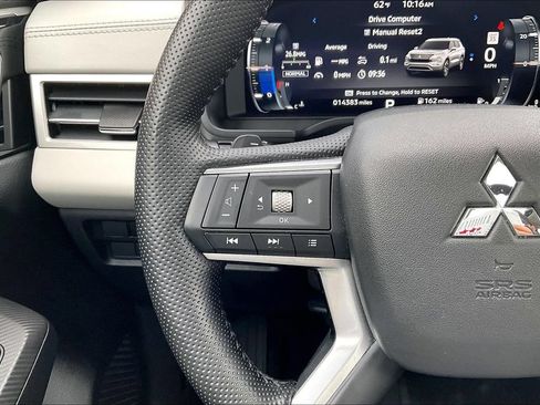 Used 2024 Mitsubishi Outlander SEL AWD/4WD image 17