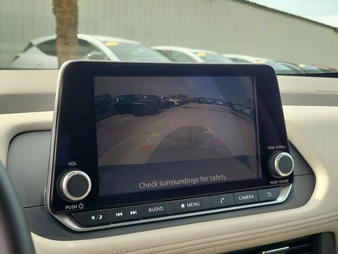 Certified 2025 Nissan Rogue SV FWD image 31