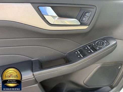 Used 2022 Ford Escape SEL FWD image 8