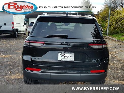 New 2025 Jeep Grand Cherokee Altitude image 35