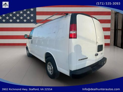 Used 2017 Chevrolet Express 2500 RWD image 6