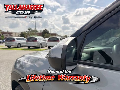 Used 2023 Chevrolet TrailBlazer LT FWD image 11