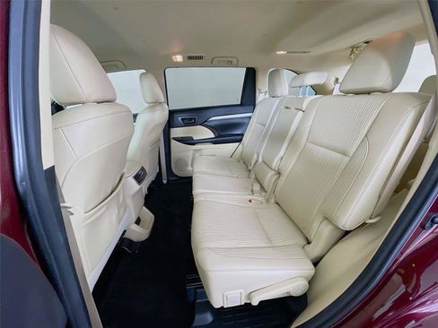Used 2016 Toyota Highlander Plus image 25