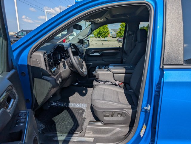 Used 2025 Chevrolet Silverado 1500 LT AWD/4WD image 10