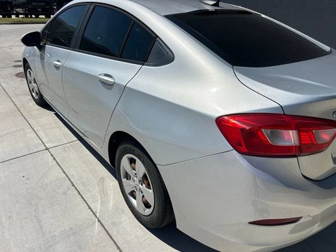 Used 2017 Chevrolet Cruze LS FWD image 5