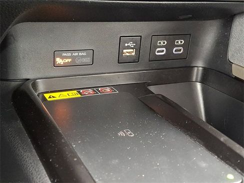 Used 2025 Toyota Camry LE image 24