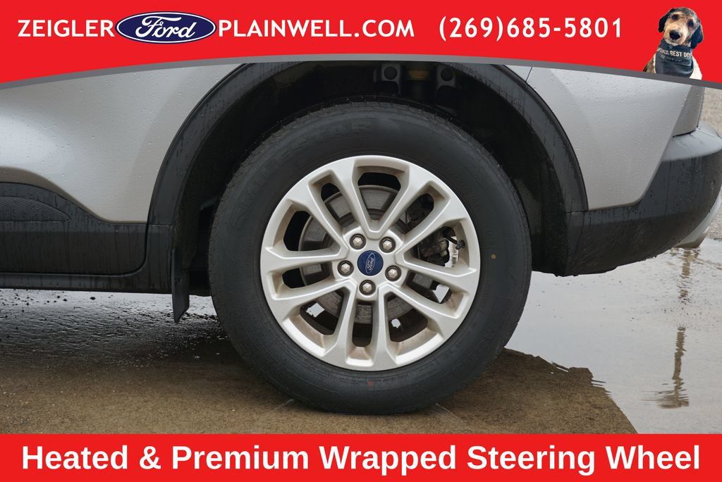 Used 2022 Ford Escape SE w/ Cold Weather Package FWD image 9