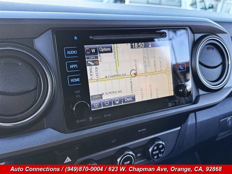 Used 2018 Toyota Tacoma TRD Off-Road w/ Technology Package AWD/4WD image 18