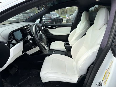 Used 2018 Tesla Model X 100D image 18
