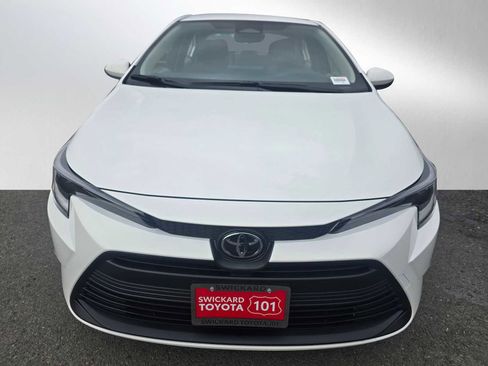 Used 2026 Toyota Corolla LE w/ LE Premium Package image 8