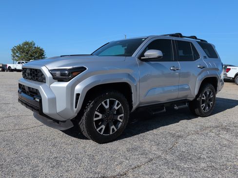 Used 2025 Toyota 4Runner TRD Sport AWD/4WD image 6