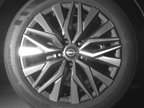 Used 2025 Nissan Altima 2.5 SV FWD image 13