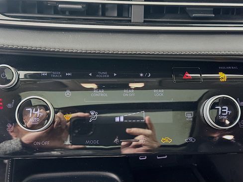 Used 2024 INFINITI QX60 Luxe w/ Performance Audio Package image 21