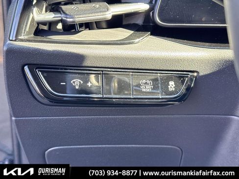 Used 2023 Kia Niro EX image 15