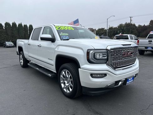 Used 2018 GMC Sierra 1500 Denali image 2