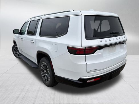 Used 2023 Jeep Wagoneer L Series II AWD/4WD image 2