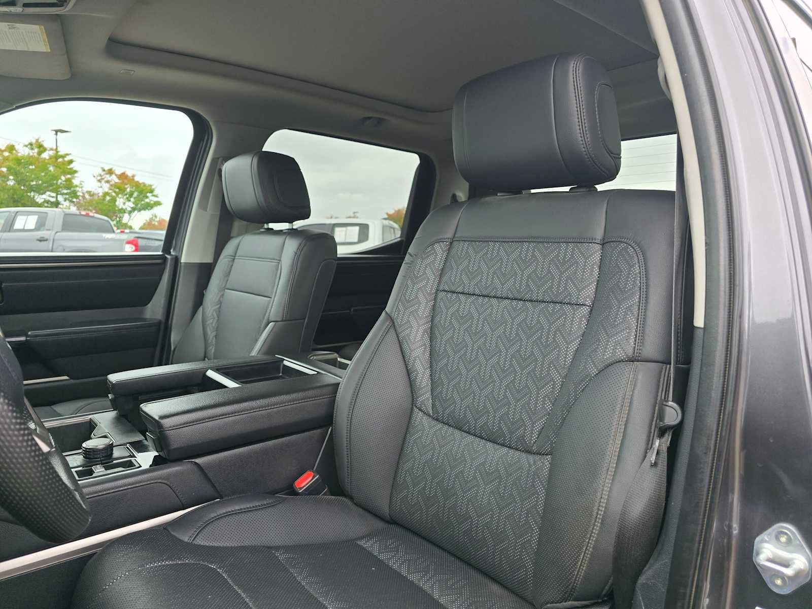 Used 2024 Toyota Tundra Limited AWD/4WD image 23