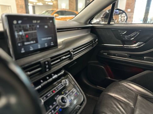 Used 2021 Lincoln Corsair AWD w/ Premium Package image 26