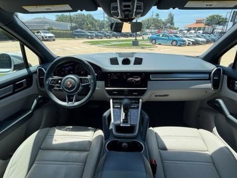 Used 2022 Porsche Cayenne Platinum Edition AWD/4WD image 21