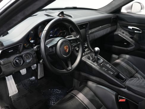 Used 2018 Porsche 911 GT3 image 32