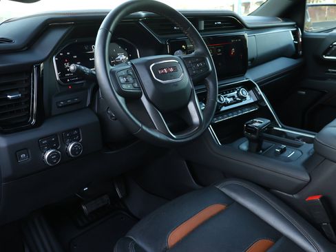 Used 2024 GMC Sierra 1500 AT4 w/ Technology Package image 3