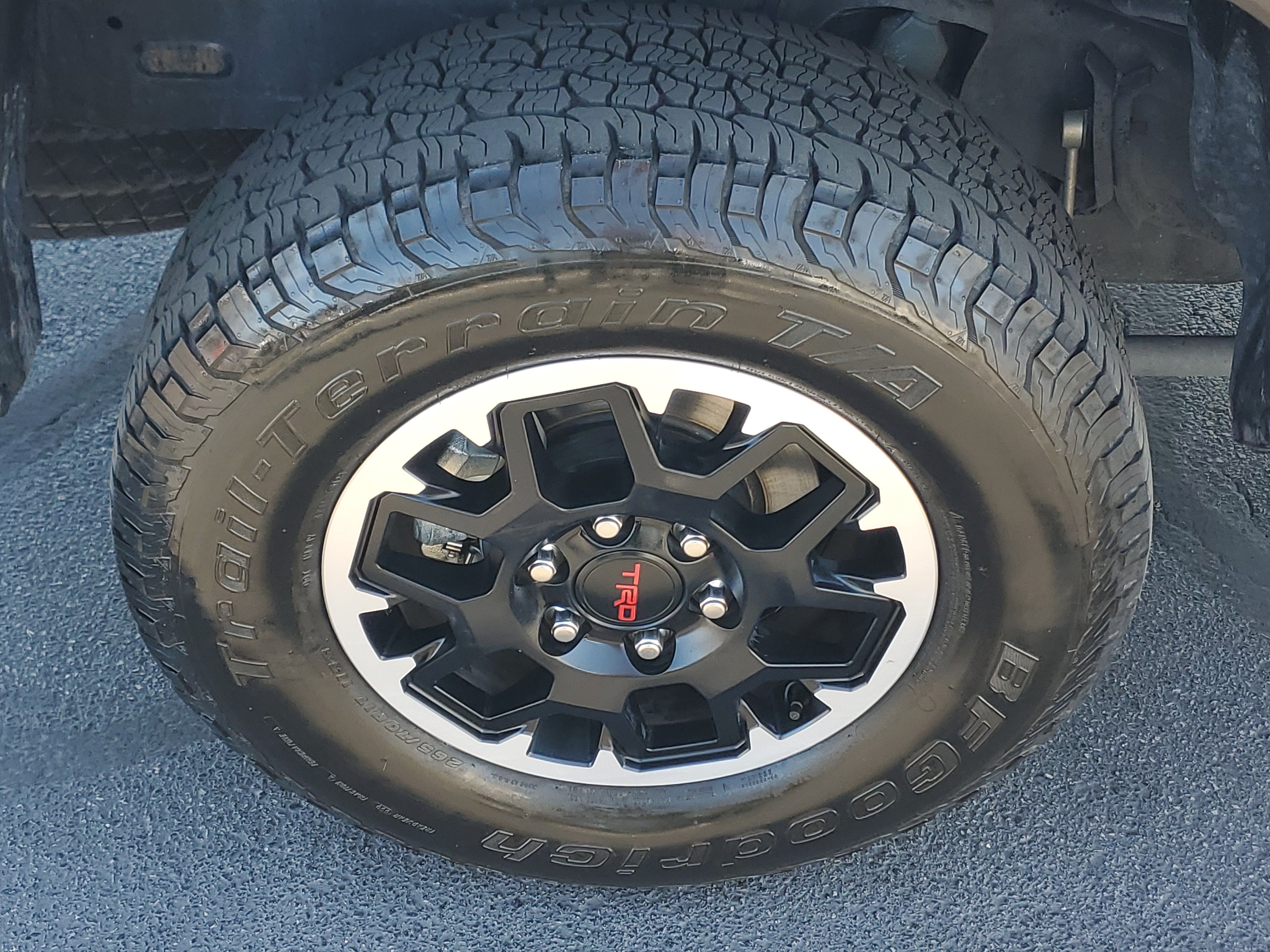 Certified 2025 Toyota Tacoma TRD Off-Road w/ TRD Off Road Premium Package AWD/4WD image 6