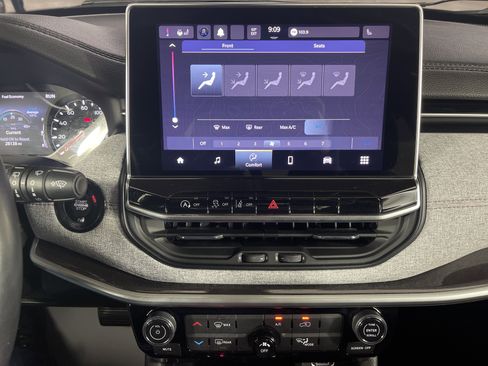 Used 2022 Jeep Compass Latitude image 23