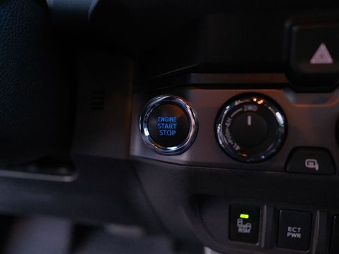 Used 2020 Toyota Tacoma TRD Sport image 24