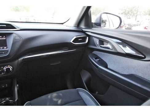 Used 2022 Chevrolet TrailBlazer LT FWD image 10