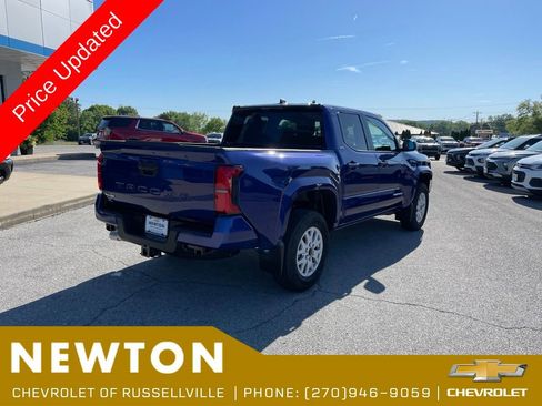 Used 2025 Toyota Tacoma SR5 AWD/4WD image 24