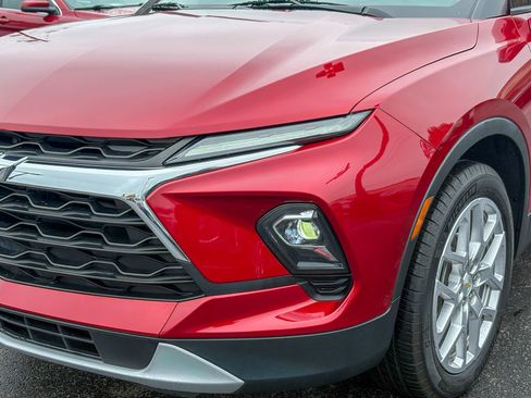 Used 2023 Chevrolet Blazer LT w/ Convenience Package FWD image 8
