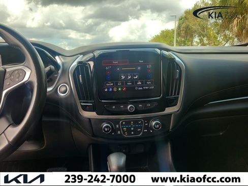 Used 2021 Chevrolet Traverse LT FWD image 20